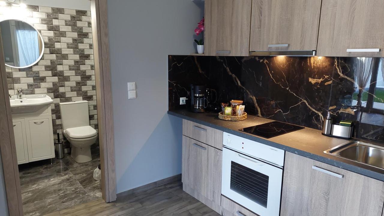 Ria'S Gardenview Apartment 이오아니아 외부 사진