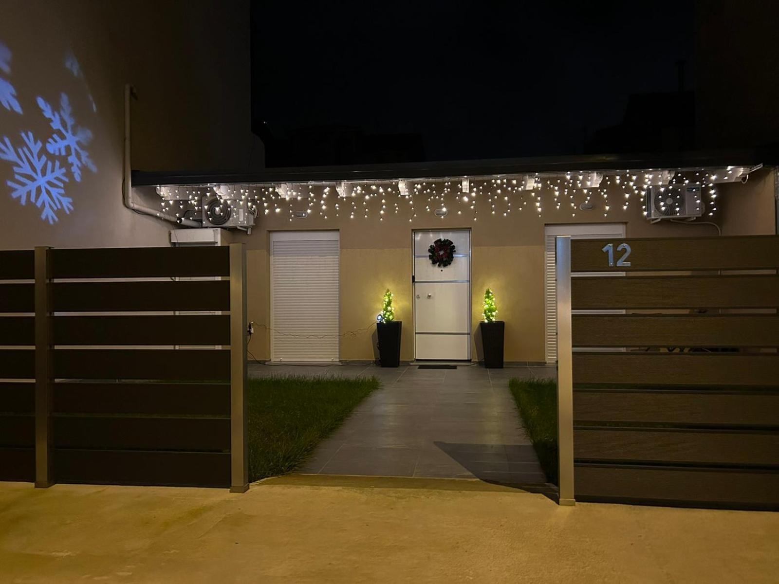 Ria'S Gardenview Apartment 이오아니아 외부 사진