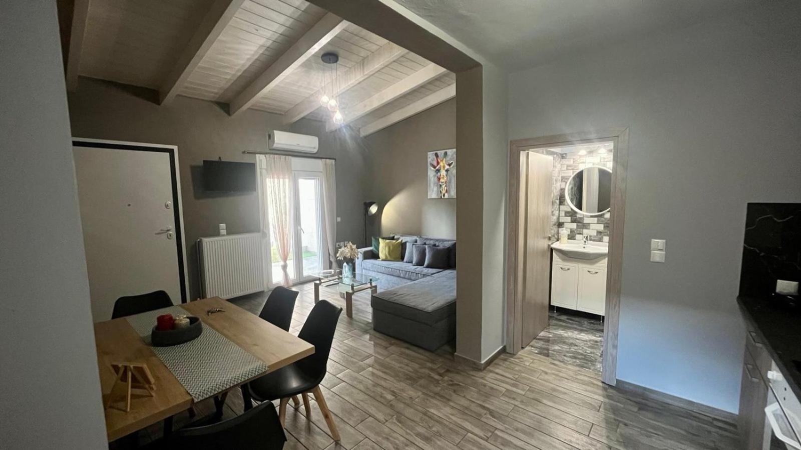 Ria'S Gardenview Apartment 이오아니아 외부 사진