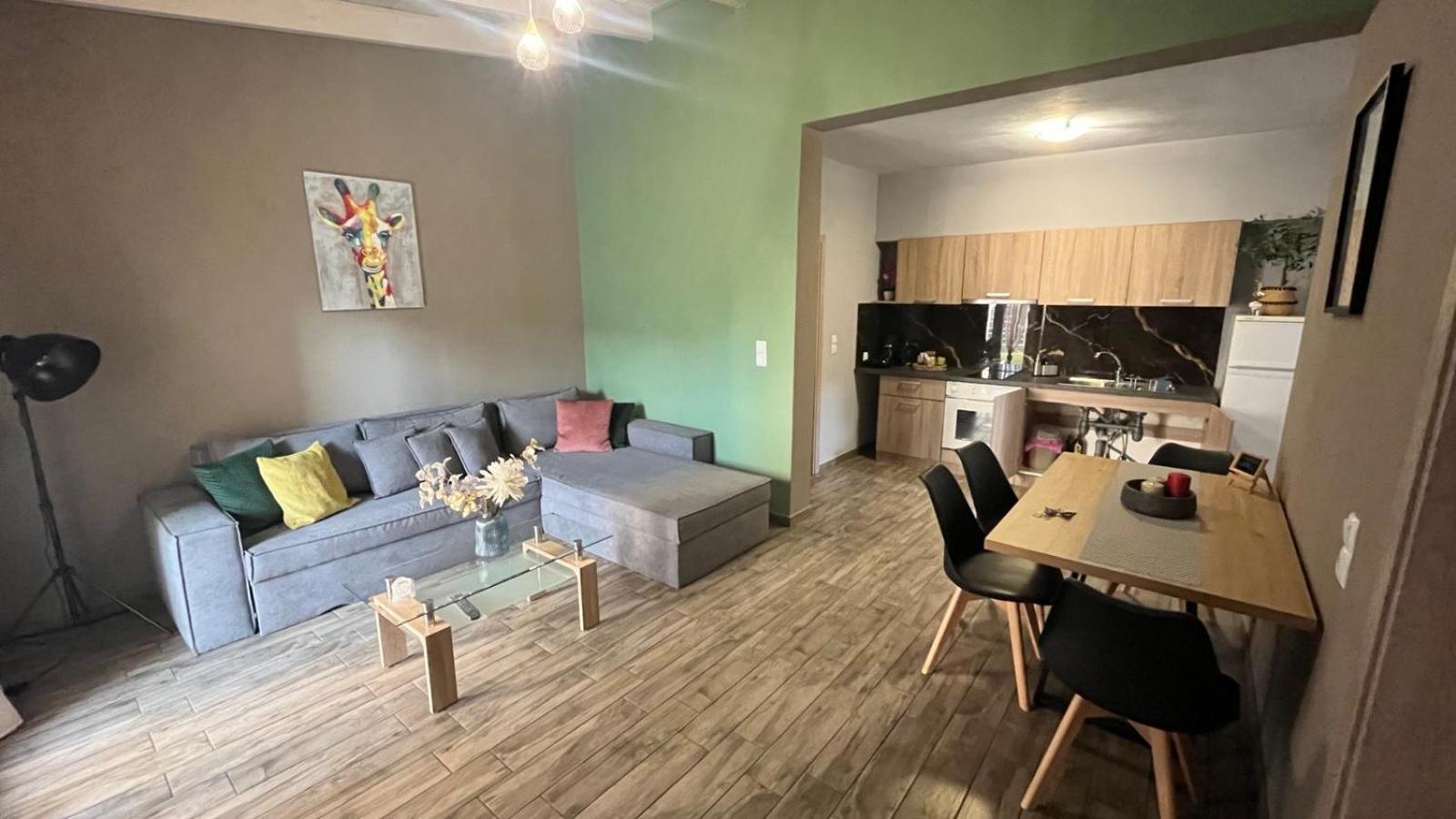 Ria'S Gardenview Apartment 이오아니아 외부 사진